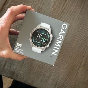 New in sealed box Garmin fenix 8 43mm multi sport watch.